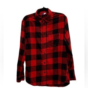06 H&M divided checkered button up size M 100% cotton